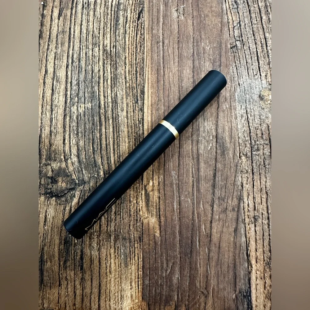 MAC Cosmetics Power Kiss Velvet Blur Slim Stick - Brown